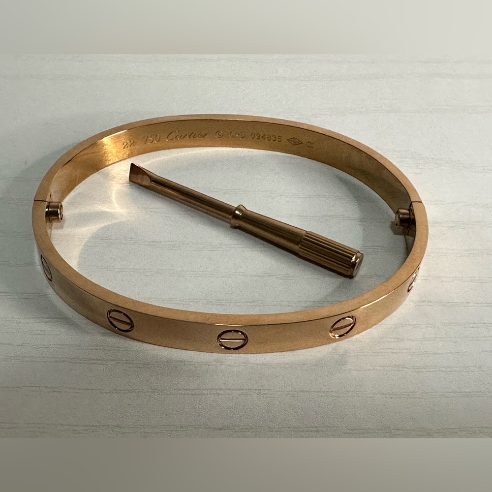 Women’s Bracelet *Size 22*